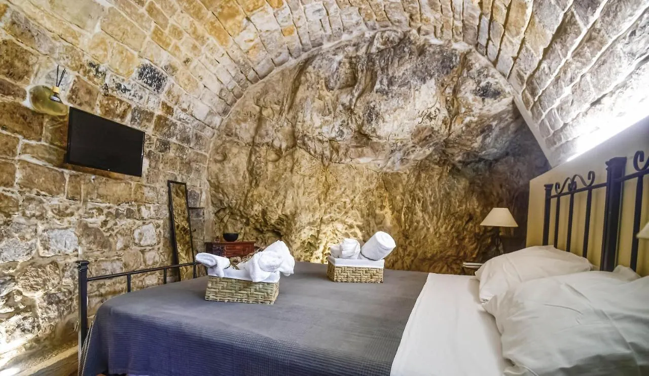 Villa Domum In Petra Casa Nella Roccia Self Check - In Modica Italia