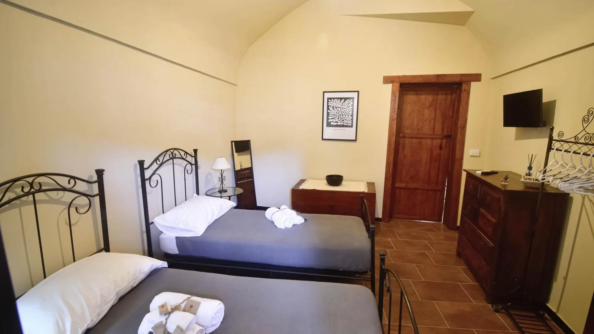 Villa Domum In Petra Casa Nella Roccia Self Check - In Modica Italia
